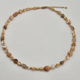 Collana in madreperla e pietra di luna – Collezione Duna