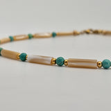 Collana in madreperla e howlite verde – Collezione Duna