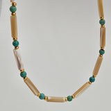 Collana in madreperla e howlite verde – Collezione Duna